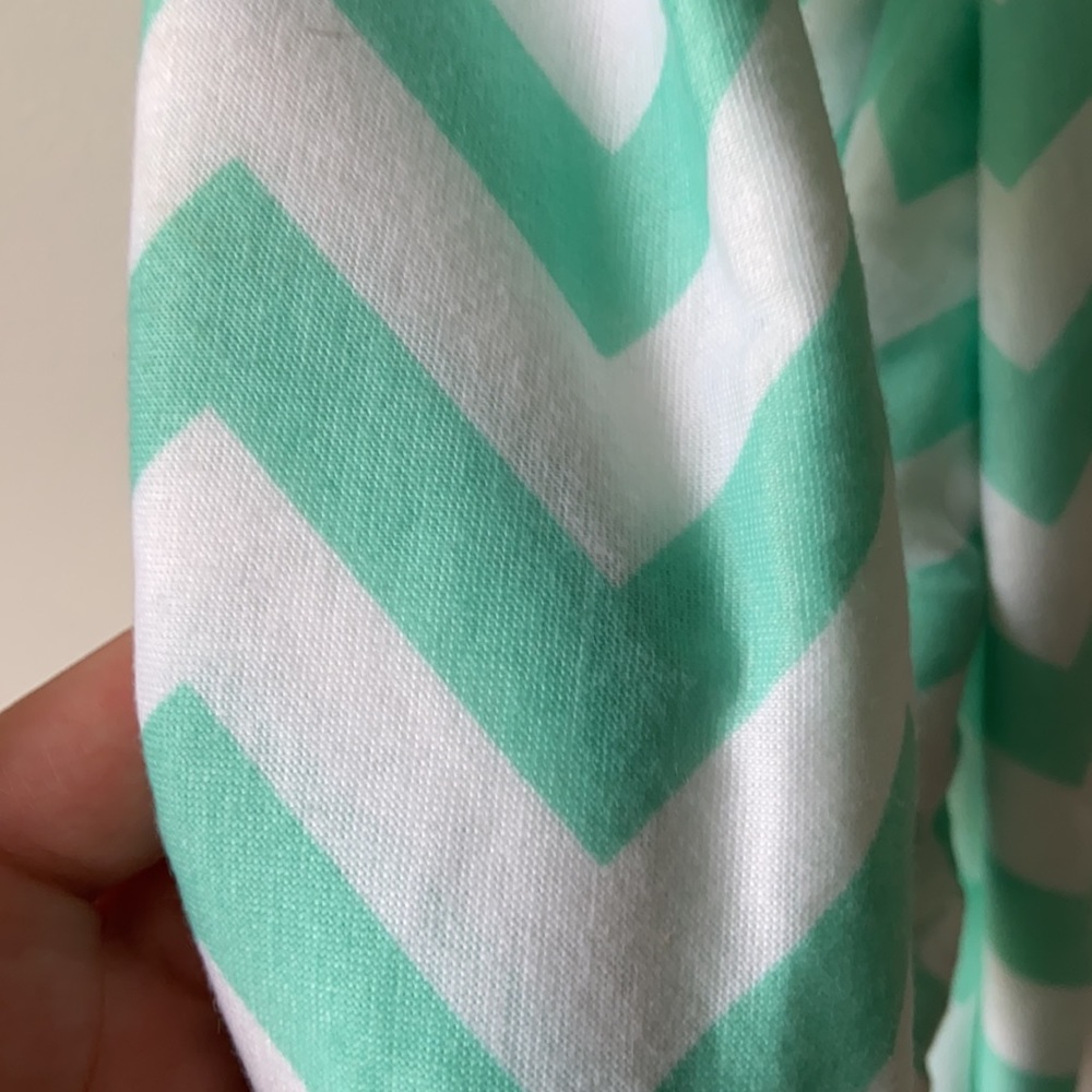 Chevron Patterned Infinity Scarf - Picture 3 of 3